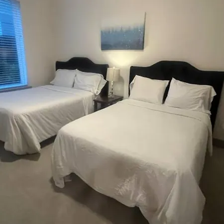 Resort-Style Apartments Near The Galleria Houston Room photo