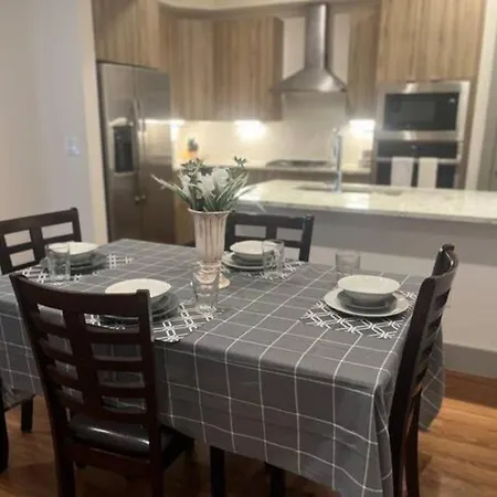 Resort-Style Apartments Near The Galleria Houston Room photo