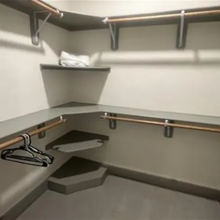 Resort-Style Apartments Near The Galleria Houston Room photo