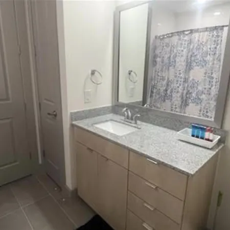 Resort-Style Apartments Near The Galleria Houston Room photo
