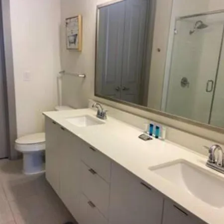 Resort-Style Apartments Near The Galleria Houston Room photo