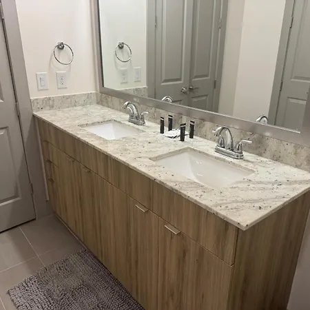 Resort-Style Apartments Near The Galleria Houston Room photo